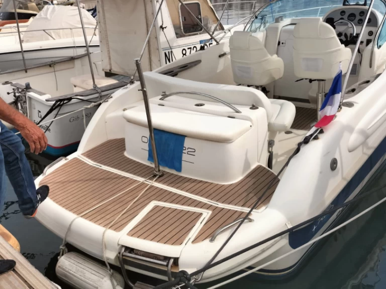 Alquiler de Rio Rio 750 Cabin Cruiser en Cannes