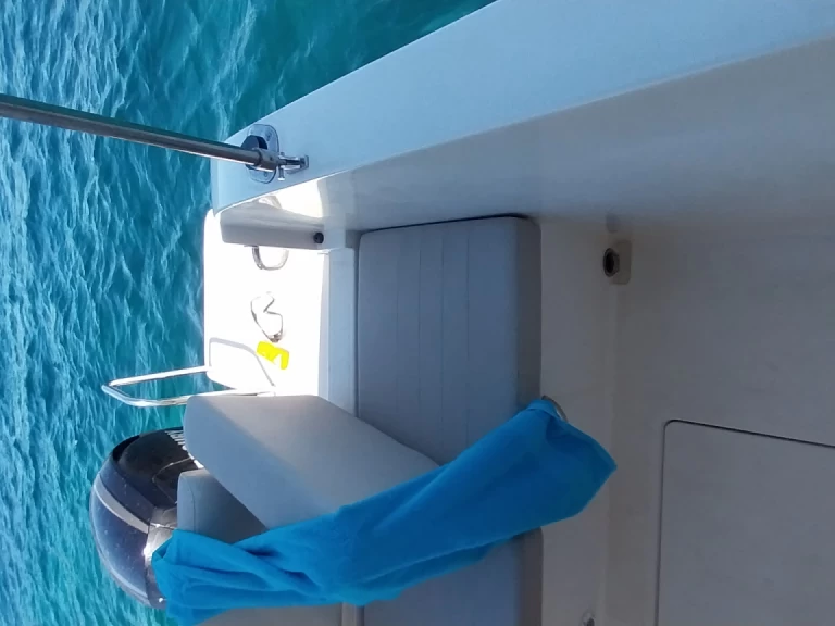 Alquiler Lancha Quicksilver con o sin  título de navegación