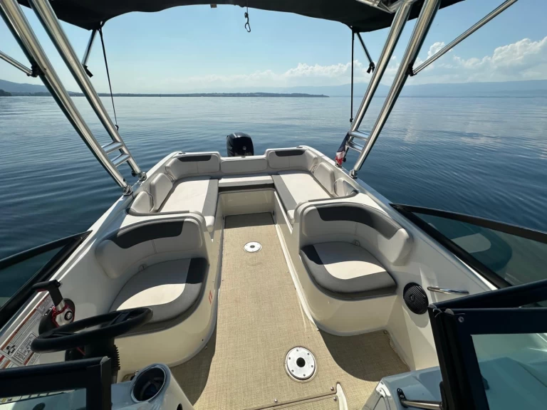Alquiler de Bayliner E7 en Amphion-les-Bains
