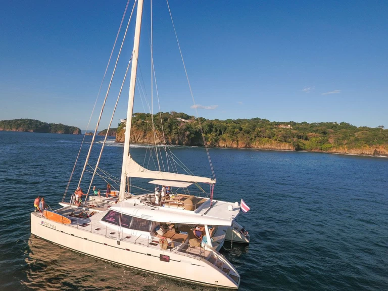 Alquiler Catamarán Bali con o sin  título de navegación
