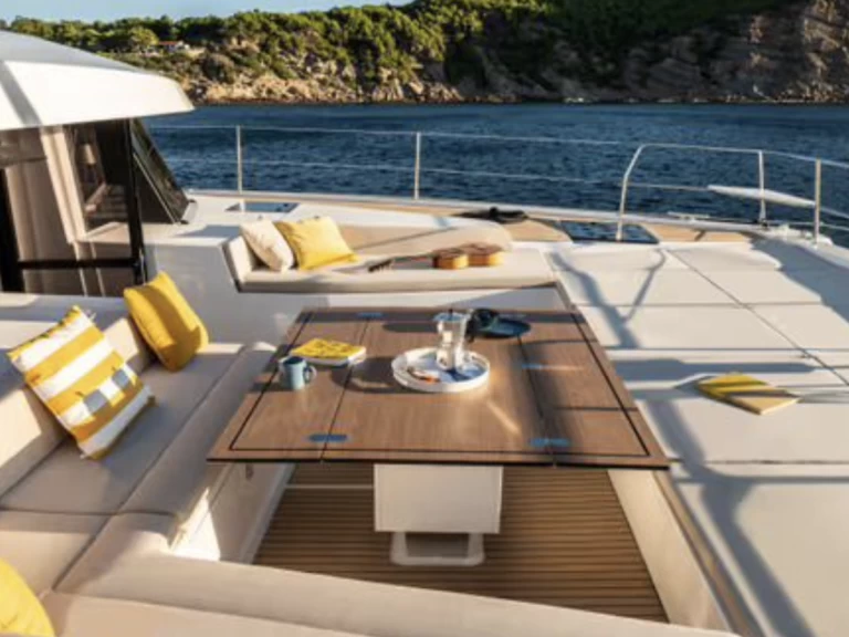 Alquiler de 15 BALI 5.8 en Port Cogolin