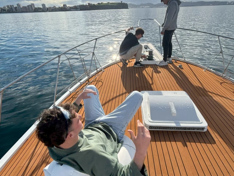 Hatteras Hatteras 46 convertible de alquiler a Gijón