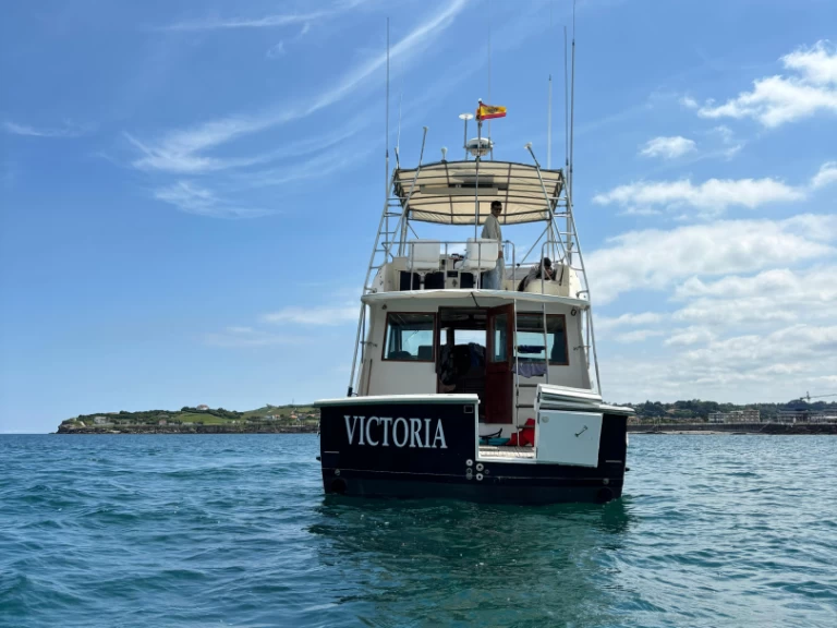 Alquiler de barcos Gijón barato de Hatteras 46 convertible