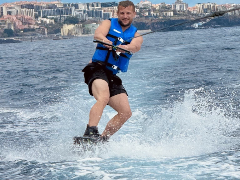 Alquiler de Bombard Explorer 640 SB en Porto do Funchal