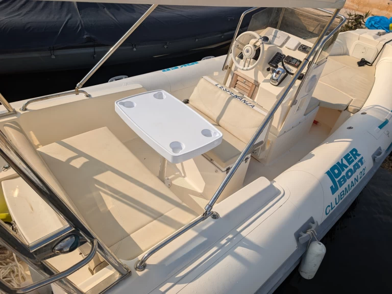 Joker Boat Wide 700 de alquiler a Hyères