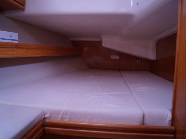 Alquiler de Bavaria Bavaria 40 Cruiser en Alicante