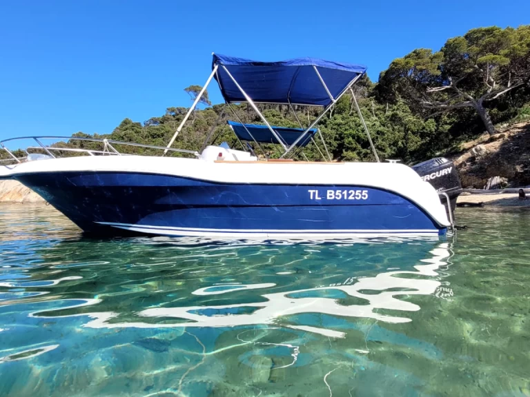 Alquiler de Quicksilver Quicksilver 630 Open Commander en Ayguade-Ceinturon