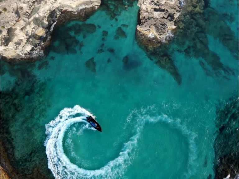 Alquiler de Neumática, con o sin patrón Humber Palma de Mallorca