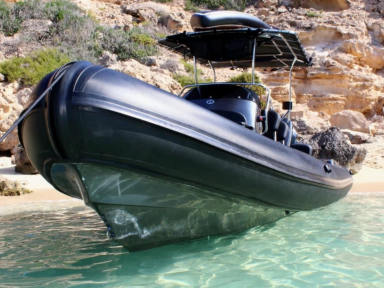 Alquiler Neumática Humber con o sin  título de navegación