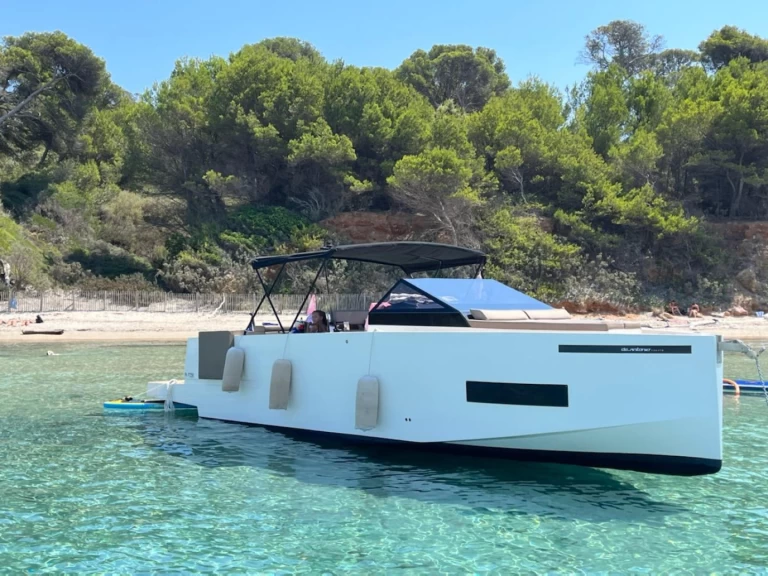 De Antonio Yacht D33 Cruiser de alquiler a Bandol
