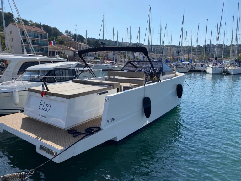 Alquiler de De Antonio Yacht D33 Cruiser en Bandol
