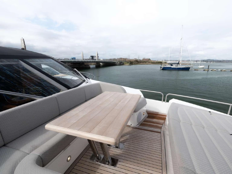 Alquiler de barcos Palma de Mallorca barato de Yacht 86