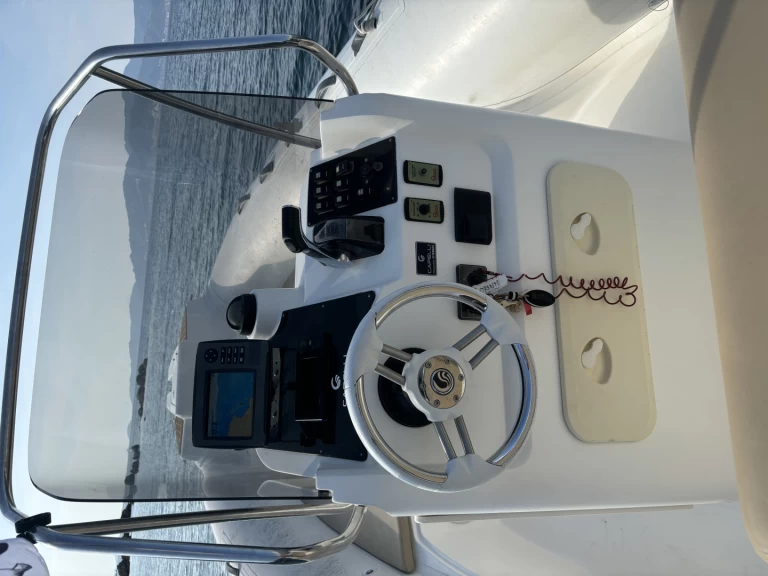 Alquiler de Capelli Tempest 770 en Ajaccio