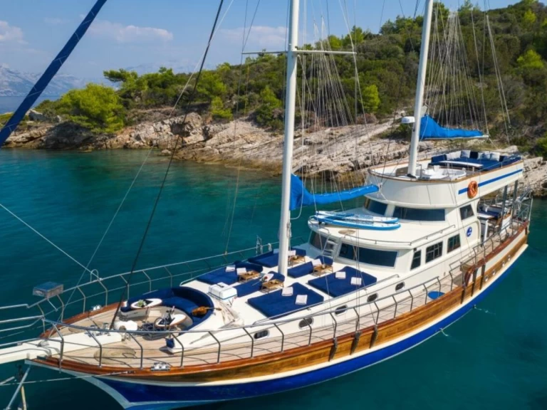 Alquiler de Custom Made Saint Luca en Omiš