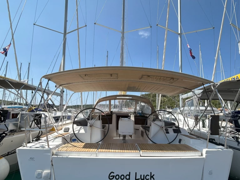 Velero para alquilar Primošten al mejor precio