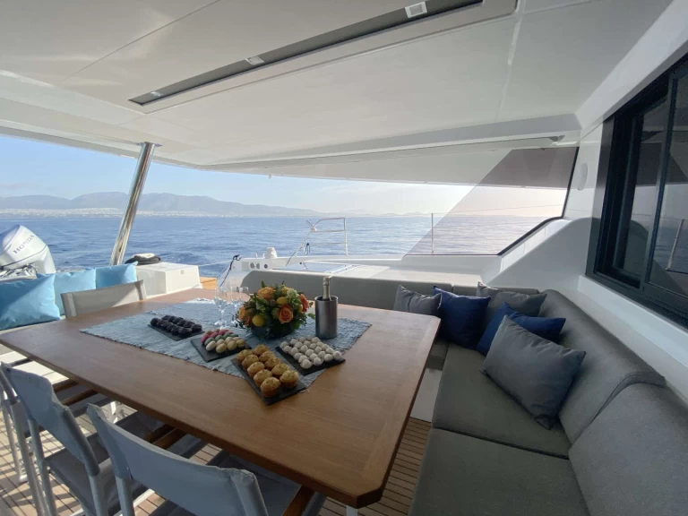 Alquiler Yate de lujo Fountaine Pajot con o sin  título de navegación