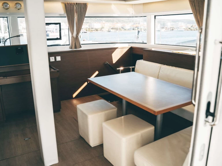 Yate de lujo para alquilar Kaštel Stari al mejor precio