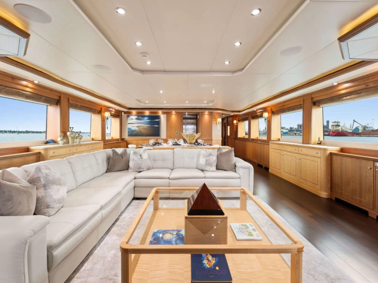 Alquiler de embarcaciones Palmer Johnson INVICTUS enNewport en Samboat