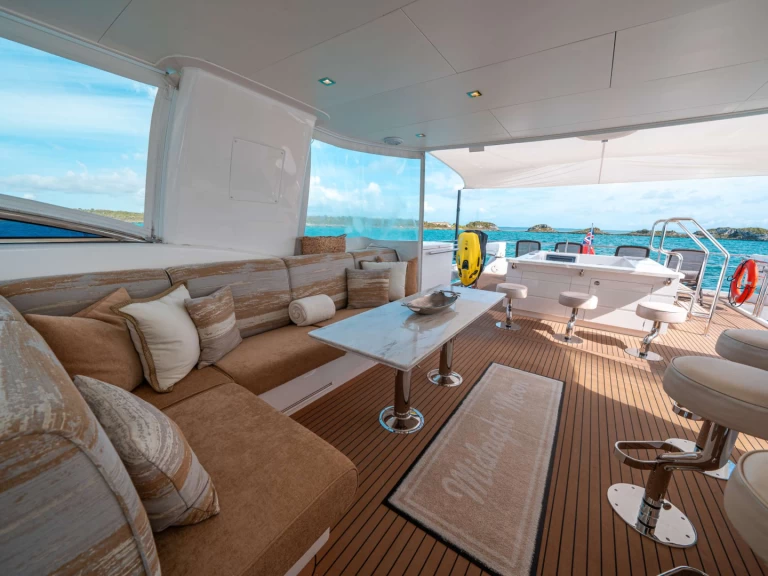 Alquiler de Horizon MIDNIGHT MOON en Nassau