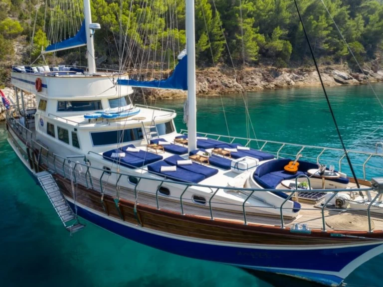 Alquiler de Custom Made Saint Luca en Omiš