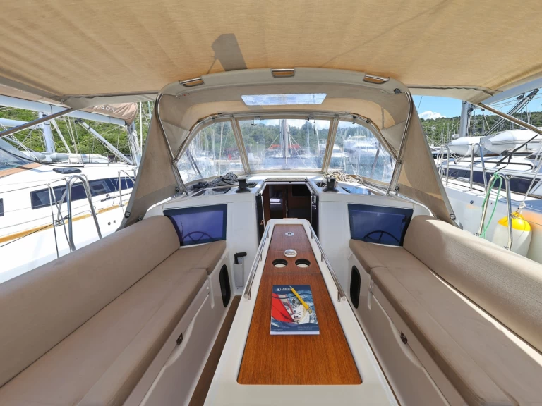 Velero para alquilar Primošten al mejor precio