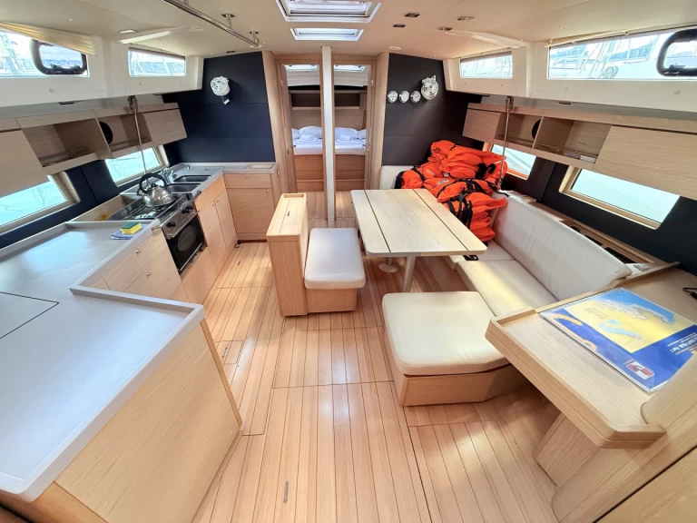 Alquiler de embarcaciones Bénéteau Oceanis 46.1 enSukošan en Samboat