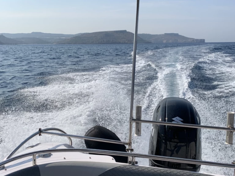 Alquiler de barcos Tas-Sliema barato de Bluline 21 Ft Open