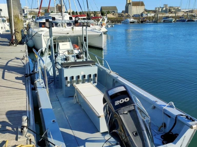 Alquiler de barcos Les Sables-d'Olonne barato de Boston Whaler 22 Outrage