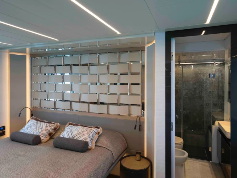 Alquiler de embarcaciones Pershing PERSHING 70 enSaint-Tropez en Samboat