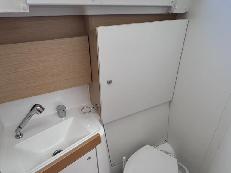 Bénéteau Oceanis 38 de alquiler a Sukošan