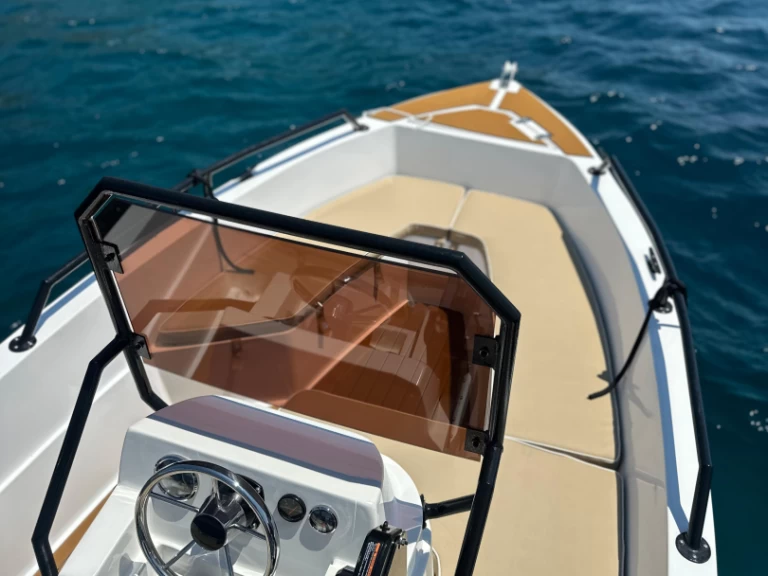 Alquiler de BravaBoats BF 470 en Roses