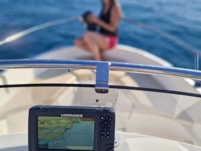 Alquiler Lancha Jeanneau con o sin  título de navegación