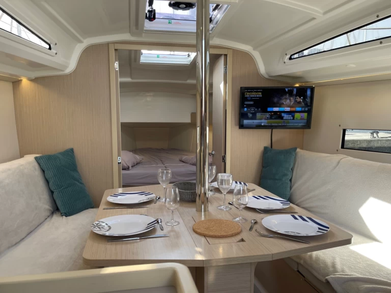 Alquiler de embarcaciones Bénéteau Oceanis 30.1 enLes Sables-d'Olonne en Samboat