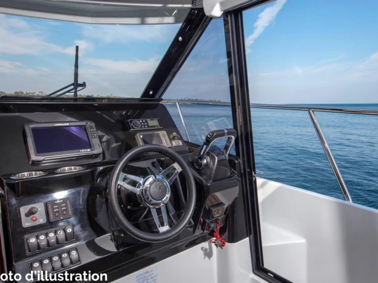 Alquiler de embarcaciones Jeanneau Merry Fisher 1095 Fly enTalmont-Saint-Hilaire en Samboat