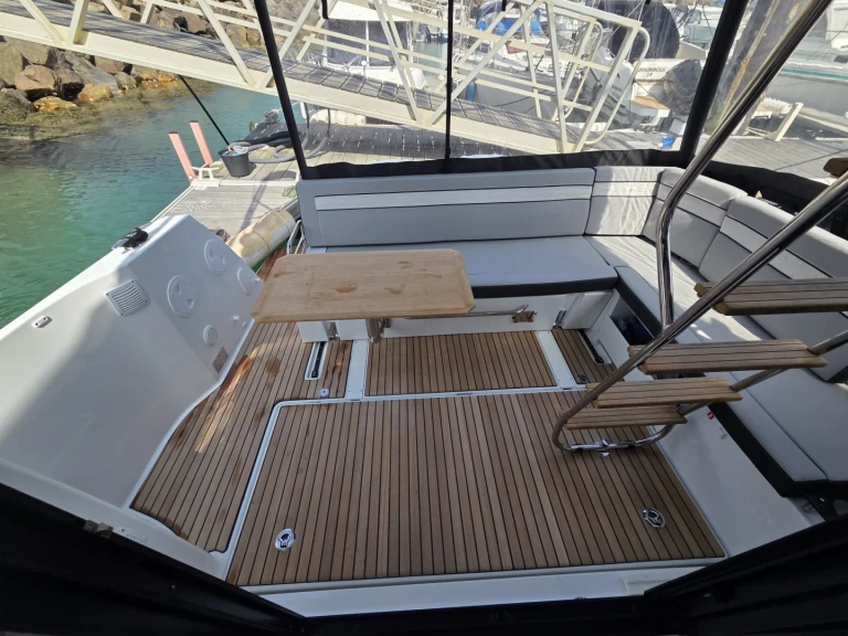 Alquiler Lancha Jeanneau con o sin  título de navegación