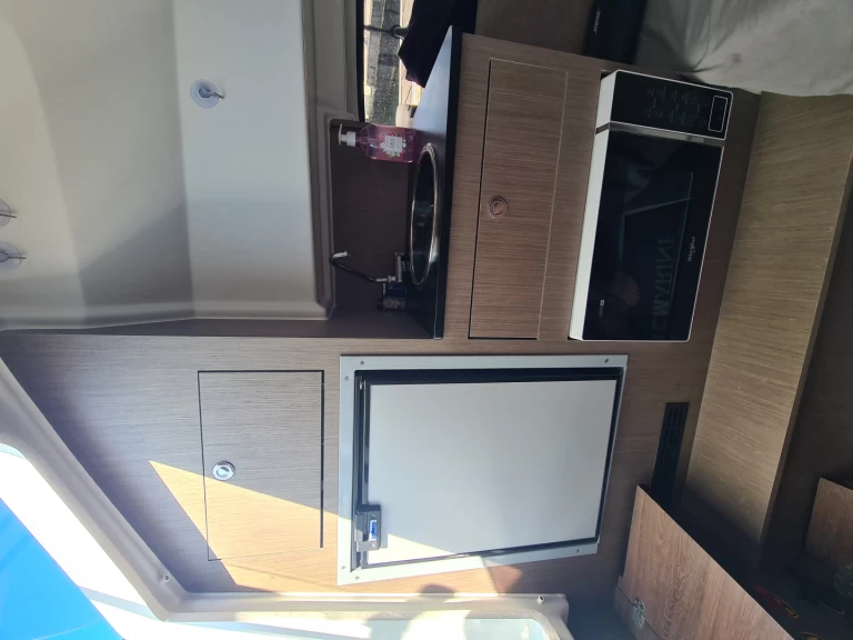 Alquiler Lancha Bénéteau con o sin  título de navegación