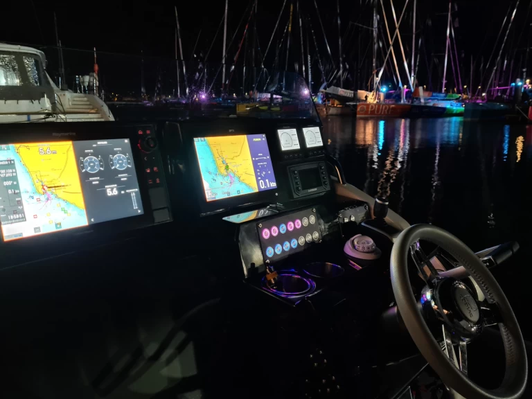 Zodiac Medline 9 de alquiler a Les Sables-d'Olonne