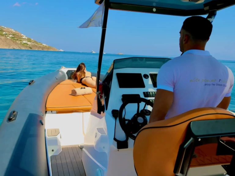 Alquiler de Neumática, con o sin patrón Seafighter Ornós