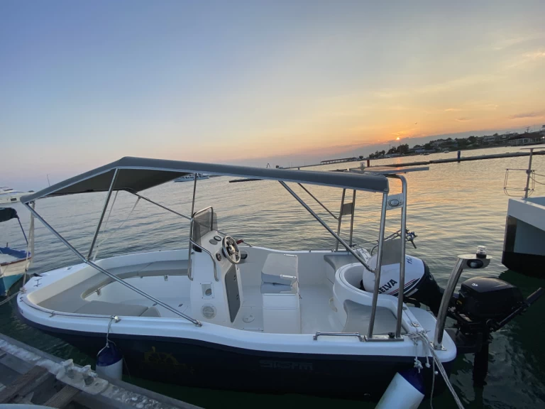 Alquiler de barcos Néa Moudhaniá barato de Igma