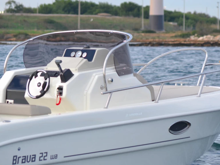 Alquiler Pula - Mingolla Brava 22 WA en SamBoat