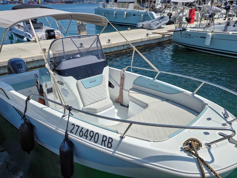 Alquiler de Salpa Salpa Sunsix en Pula