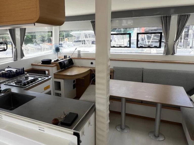 Alquiler Catamarán Bénéteau con o sin  título de navegación