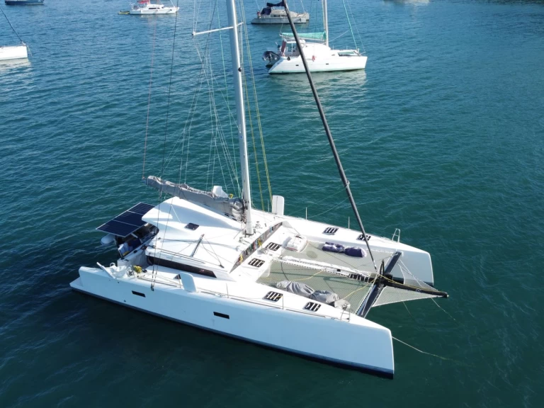 Alquiler de Marsaudon Composites TS 42 en Toulon