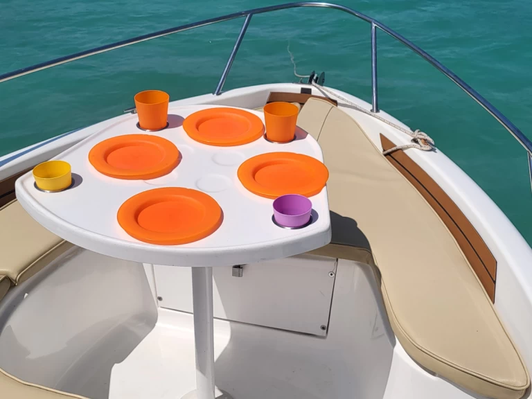 Alquiler de embarcaciones B2 Marine Cap Ferret 552 Open Swing enAnnecy en Samboat