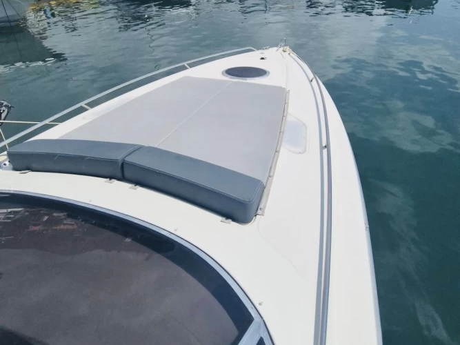 Alquiler de Cranchi Endurance 35 en Genova