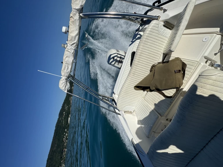 Alquiler Neumática Zar con o sin  título de navegación