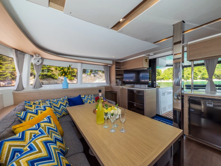 Catamarán para alquilar Split al mejor precio