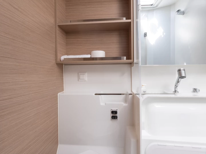 Alquiler de Catamarán, con o sin patrón Lagoon Rogoznica