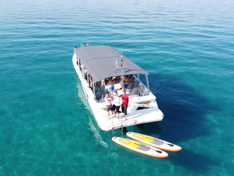 Alquiler Lancha Mercan con o sin  título de navegación