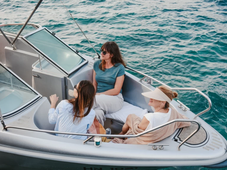 Alquiler Herceg Novi - Yamarin 5820 en SamBoat